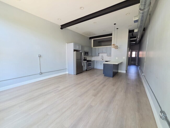 Foto del edificio - 2642 W Pratt Blvd