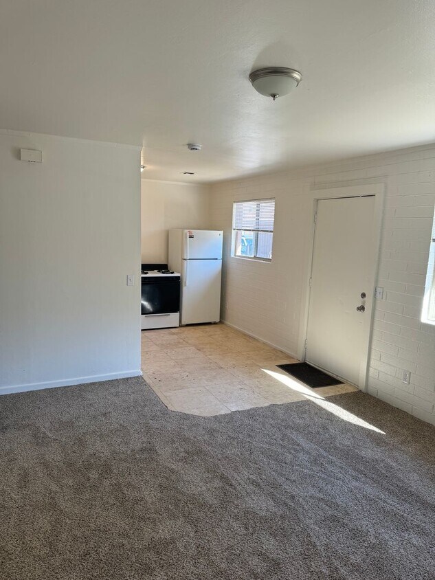 Primary Photo - Newly remodeled Apartment in Sunnyside!