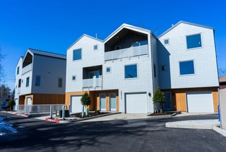 Building Photo - 30535 SW Magnolia Ave