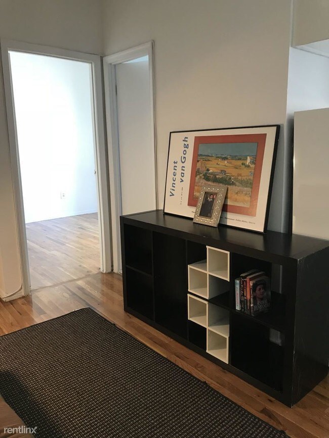 Foto del edificio - 3 br, 1 bath Apartment - 248 W 64th St