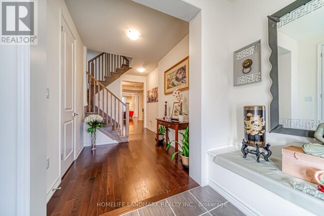 Building Photo - 294 Valermo Dr