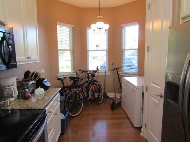Building Photo - 308 Glenridge Dr