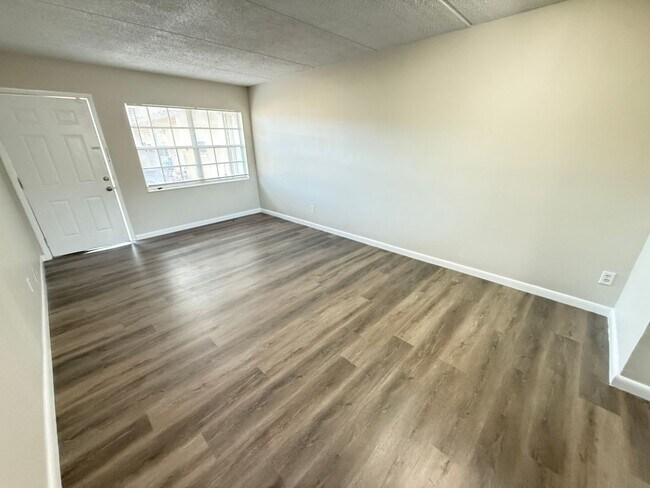 Foto del edificio - 1 Bed/1 Bath, Ground Floor Condo in Palms ...