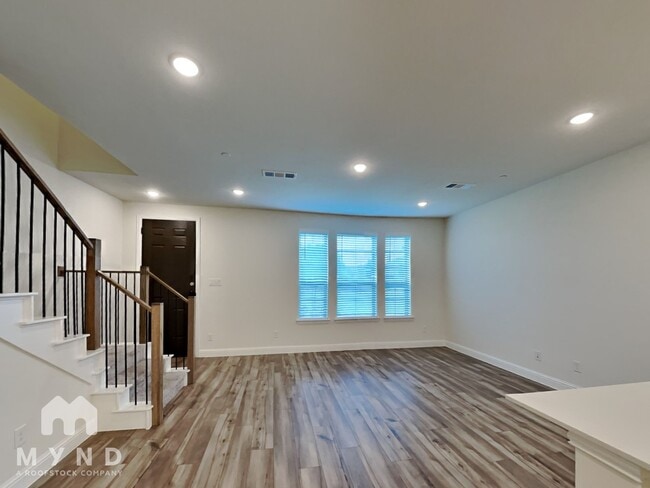 Building Photo - 262 Harvest Way