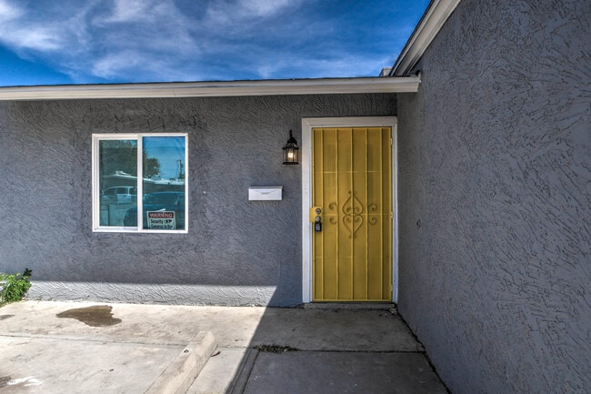 Building Photo - 4005 N 15th Ave
