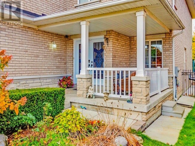 Building Photo - 40 Norbury Dr