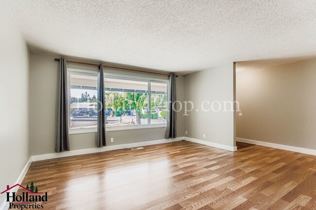 Building Photo - Remodeled 4-Bed with Brand New Appliances & Spacious Yard!