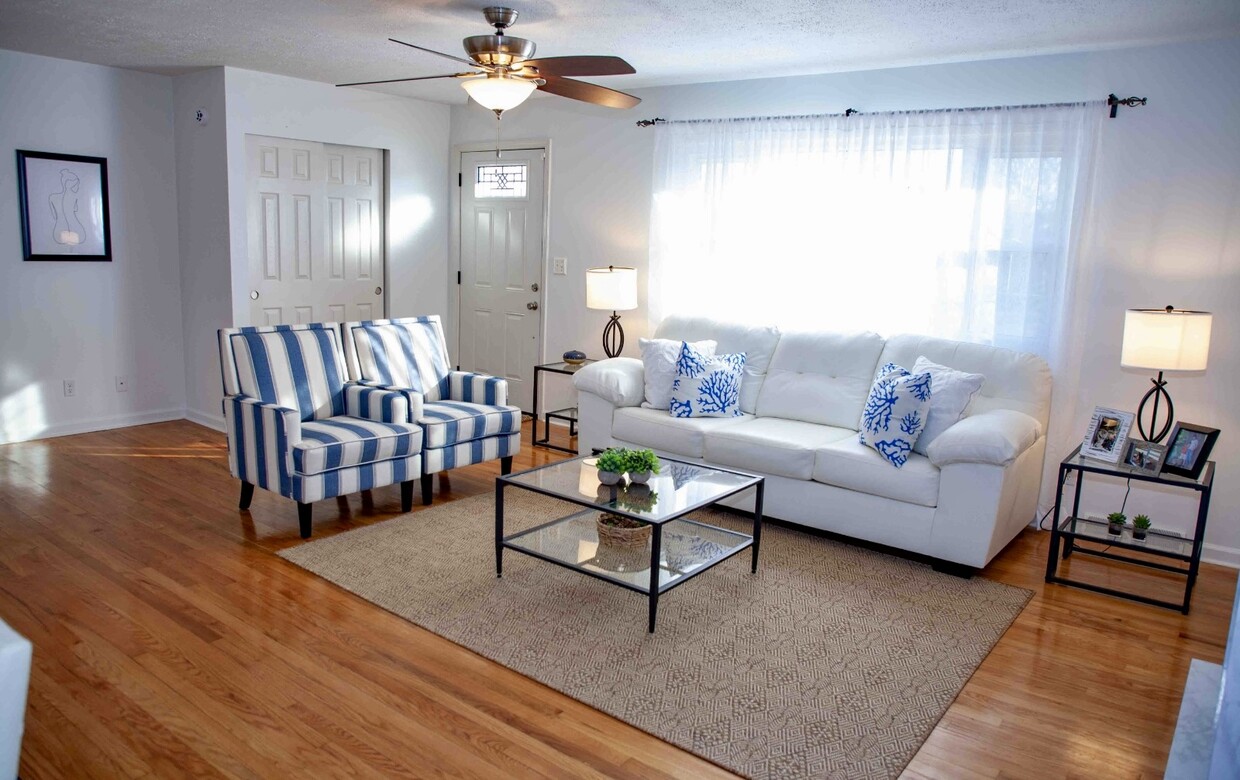 Foto principal - 6738 Red Fox Rd