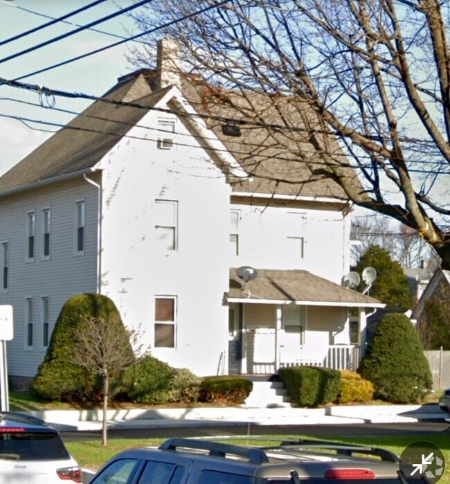 Building Photo - 35 Cove Ave