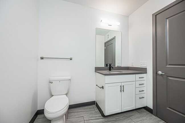 Interior Photo - Vera on Broad