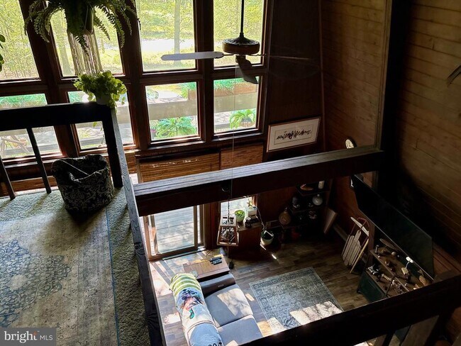 Foto del edificio - 197 Timber Hill Rd