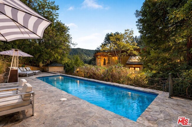 Foto del edificio - 10023 Westwanda Dr