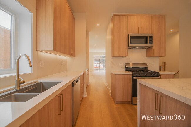 Foto del edificio - 2042 W Washington Blvd