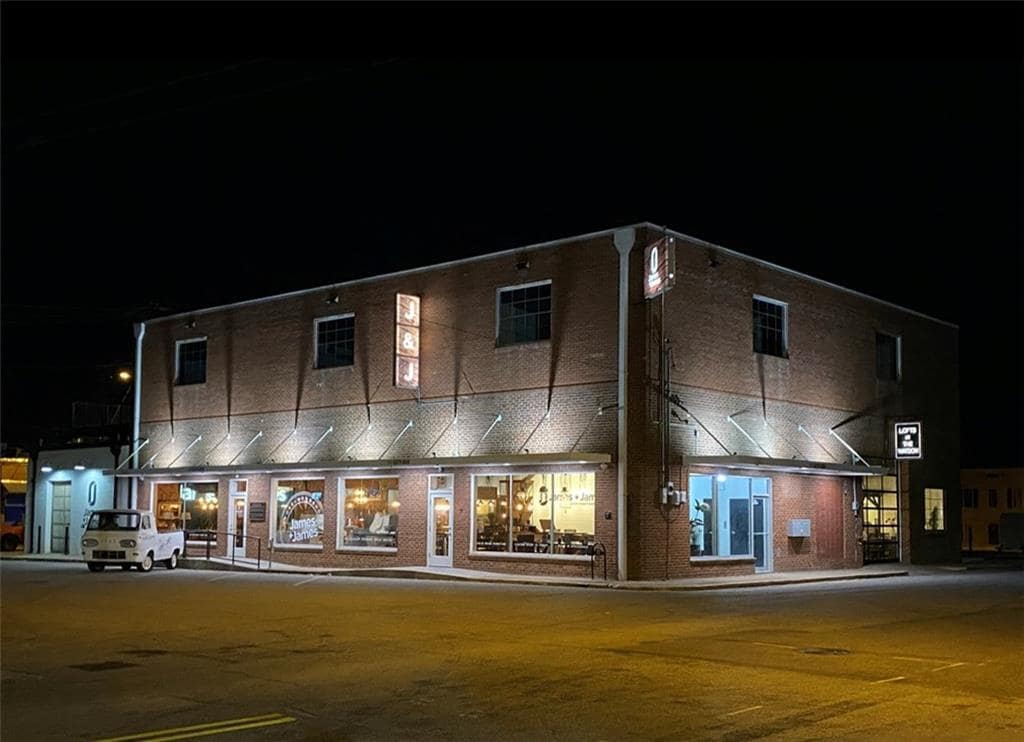 Primary Photo - 111 S Main St
