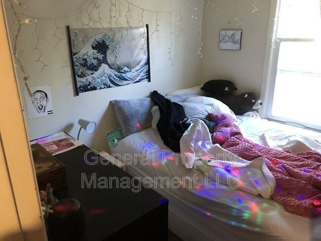 Foto del edificio - 3 bedroom 1 bathroom on Water street and n...