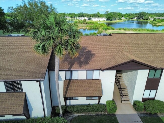 Building Photo - 520 Fairways Cir
