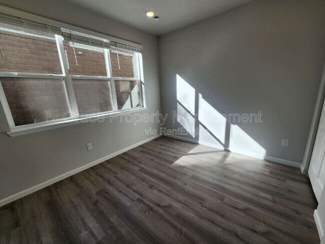 Foto del edificio - 465 Interlocken Blvd