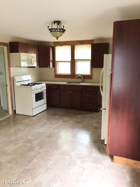 Building Photo - 3 br, 1 bath  - 341 Peck Ave