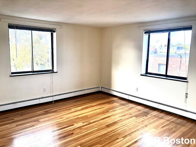 Foto del edificio - 124 Riverside St