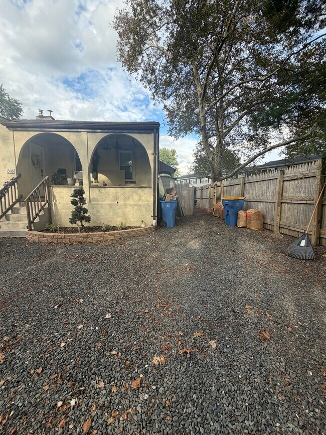 Foto del edificio - 1306 Ashby Ave