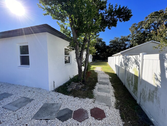 Building Photo - 4131 1st Ave N