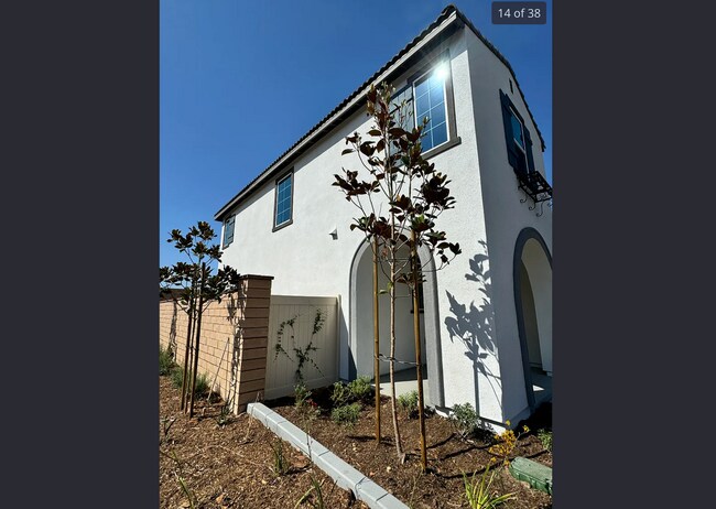 Building Photo - 36996 Camino Spgs Ave
