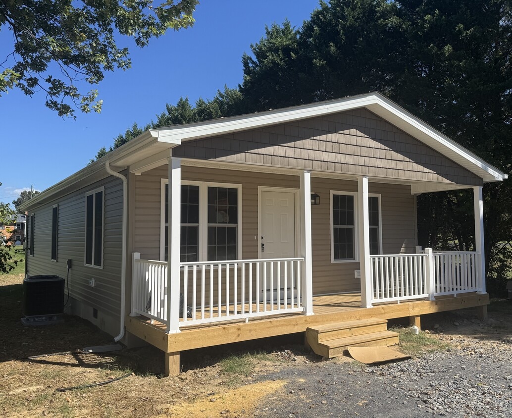 Foto principal - 223 Fairview Rd