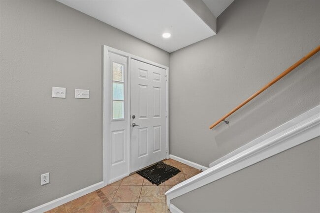 Foto del edificio - 8400 Jamestown Dr