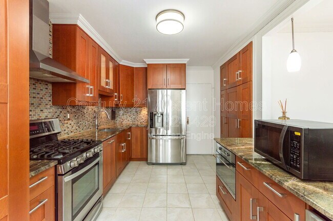 Foto del edificio - 3701 S George Mason Dr