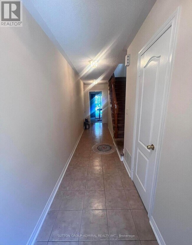 Photo du bâtiment - 27 Frost King Ln