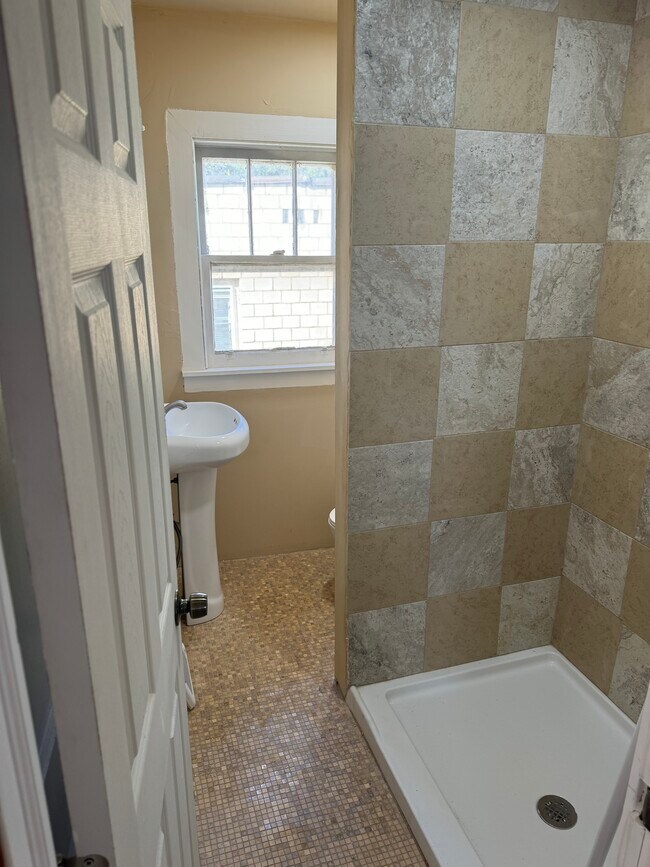 BAÑO - 1821 Pennsylvania Ave