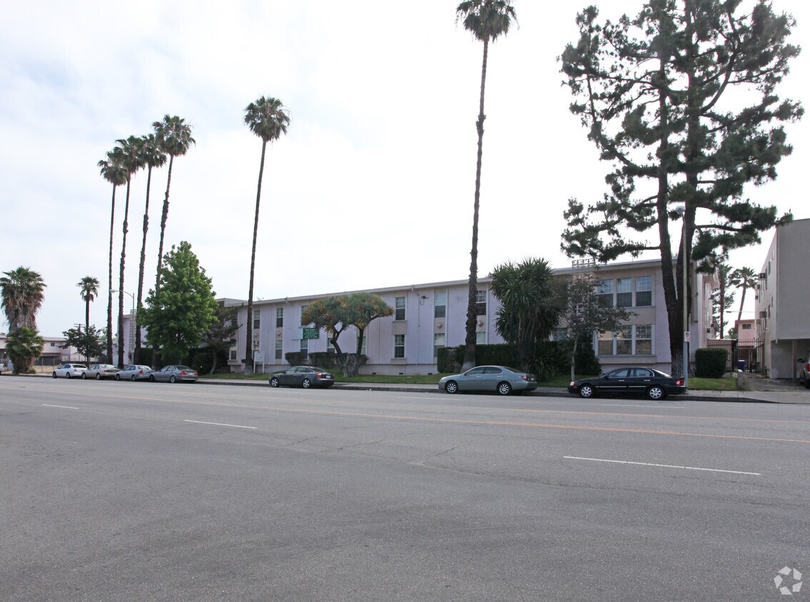Foto del edificio - Woodman Park Apartments