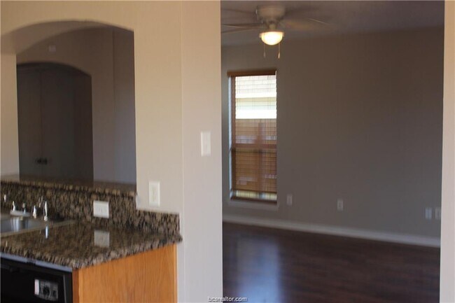 Foto del edificio - 4031 Southern Trace Dr