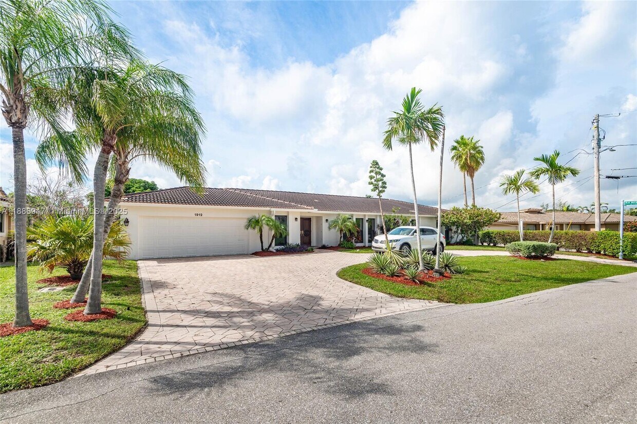 Foto principal - 1912 Ocean Mist Dr