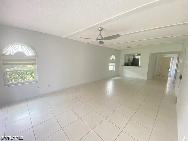 Foto del edificio - 705 Augusta Blvd