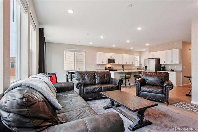 Foto del edificio - 4140 Lake St