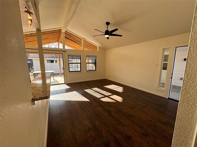 Building Photo - 3405 Carol Ann Dr