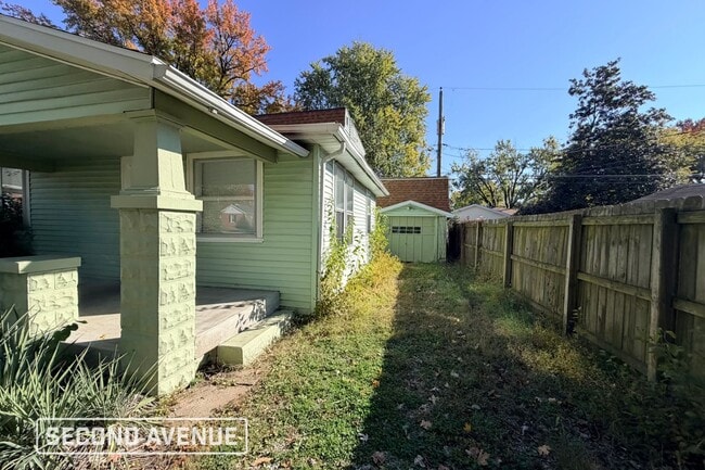 Building Photo - 208 S Thomas Ave