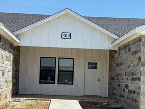 Building Photo - 133 Winners Cir