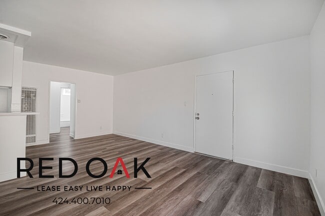 Foto del edificio - 4037 McLaughlin Ave