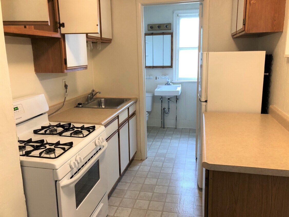 620 Bowery St, Iowa City, IA 52240 House for Rent in Iowa City, IA