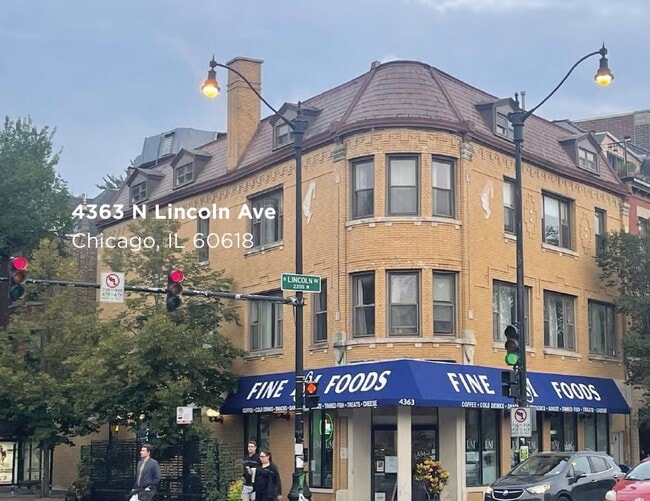 Building Photo - 4363 N Lincoln Ave