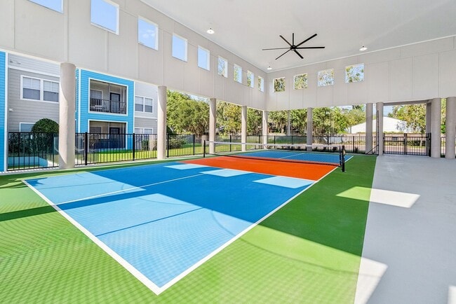 Building Photo - The Enclave