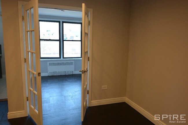 Foto del edificio - 2425 Nostrand Ave