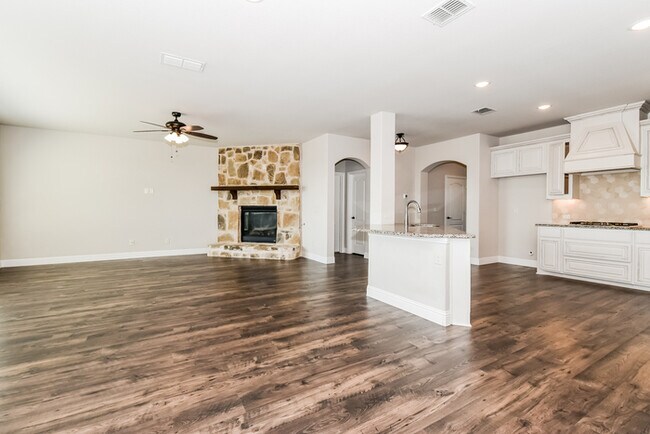 Foto del edificio - 924 Honey Locust Dr