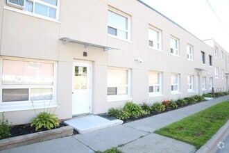 Building Photo - 209-215 Stacey Ave