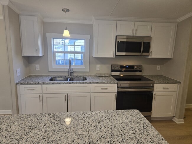 Foto del edificio - 223 E Park Ave