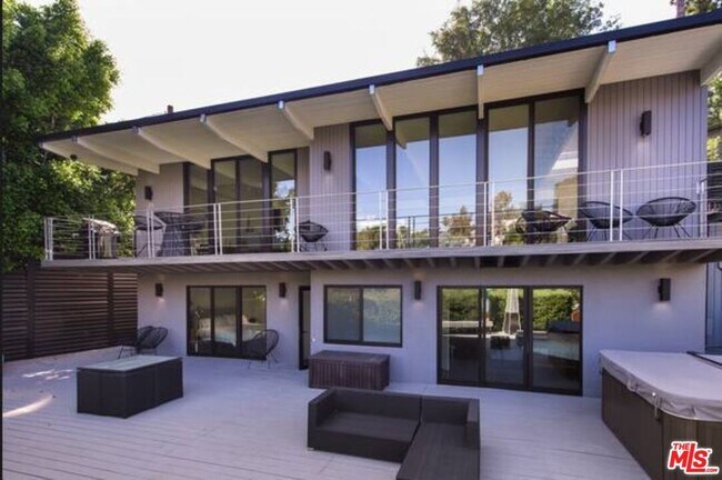 Foto del edificio - 2775 Rinconia Dr