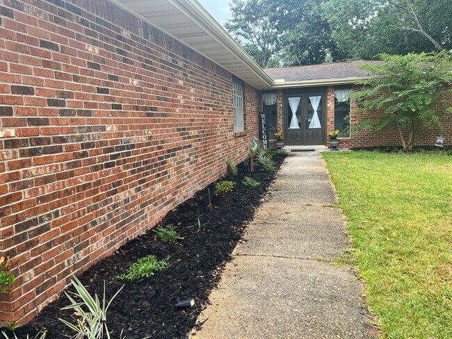 Building Photo - 45 Cinderella Ln NW