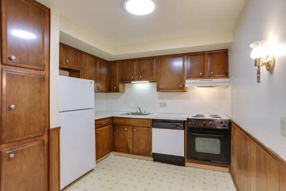 Apartment - Kitchen - Appliances Included - Sundridge Apartments